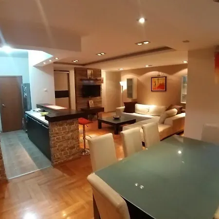 Brown - Center * Ni