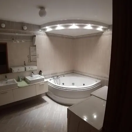 Brown - Center * Ni