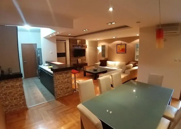 Brown - Center * Ni