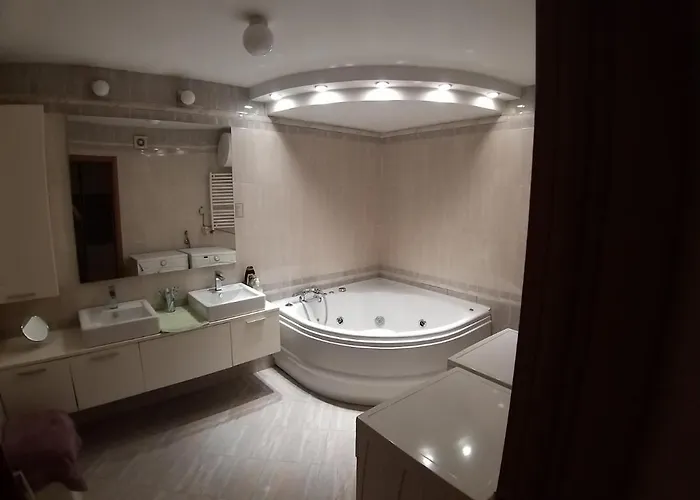 Brown - Center * Ni